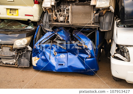 Scrap car graveyard 107913427