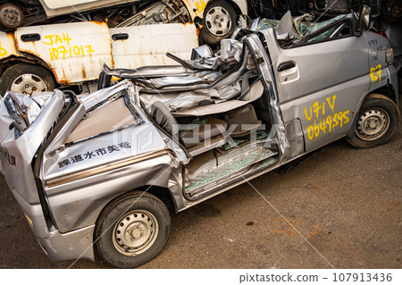 報廢汽車墓地 報廢汽車墓地 107913436