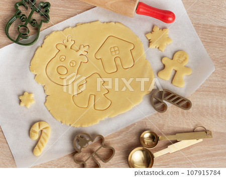 Christmas baking, gingerbread cookies Christmas baking, gingerbread cookies 107915784