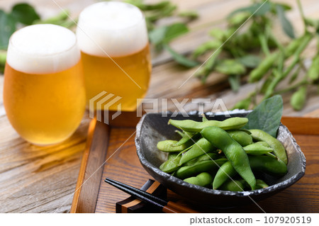 毛豆與啤酒 酒精開胃菜（酒精點心） 鹽煮毛豆 豆類毛豆 107920519
