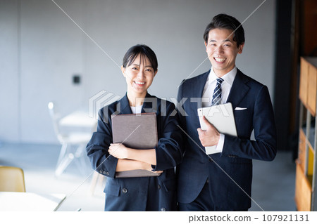 步行男女/商務 步行男女/商務 107921131