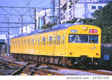 鶴見線運行的103系列車 鶴見線運行的103系列車 107921406