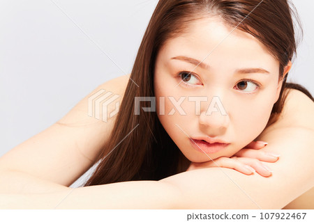 美麗年輕的日本女人 107922467