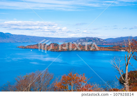 Autumn Lake Towada seen from Hakka Pass First View Rest Area Autumn Lake Towada seen from Hakka Pass First View Rest Area 107928814