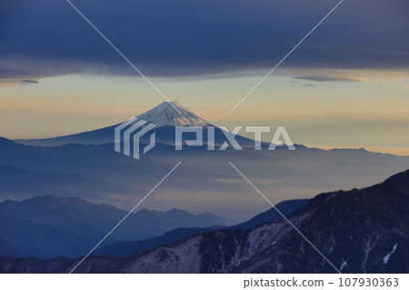 [100 Famous Mountains] Fuji from Mt. Kobu Shingatake 107930363