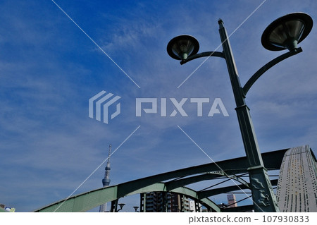 Oshiba and Tokyo Sky Tree 107930833