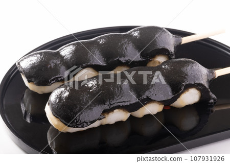 Kushidango with sesame sauce Kushidango with sesame sauce 107931926