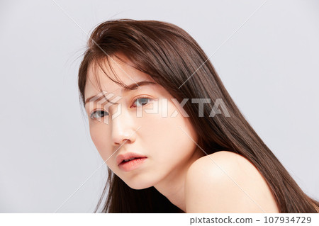美麗年輕的日本女人 107934729