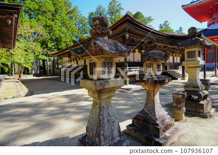 Danjo Garan lantern 107936107