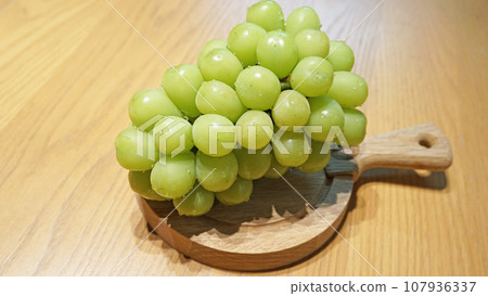 Delicious Shine Muscat Delicious Shine Muscat 107936337