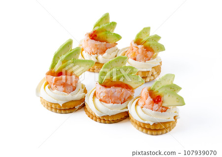 filming food on a white background, studio light 9 107939070