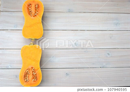 cut butternut squash 107940595