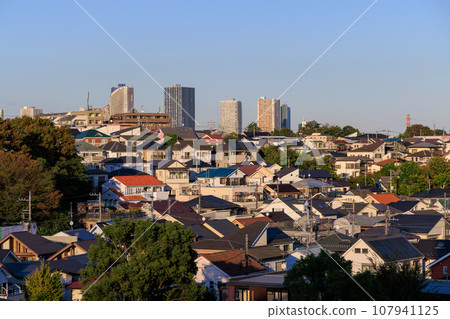 Residential area and high-rise houses on the hill 107941125