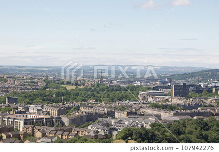 The view of Edinburgh from Arthur's Seat. You can also see The Meadows and George Square. 107942276