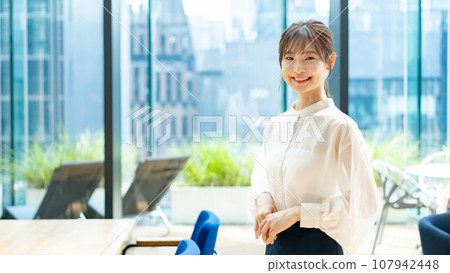 Business woman office Business woman office 107942448