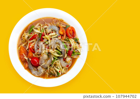 Papaya salad with shrimp in white plate 107944702