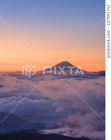 長野_從高博奇高原欣賞富士山和雲海的壯麗景色 長野_從高博奇高原欣賞富士山和雲海的壯麗景色 107945342