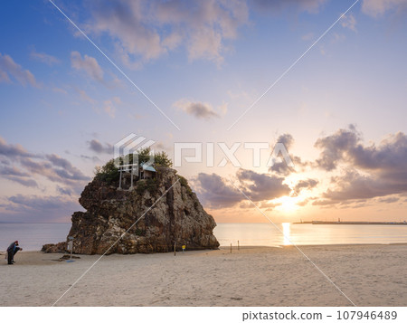 Shimane_Spectacular scenery of Inasa Beach at dusk Shimane_Spectacular scenery of Inasa Beach at dusk 107946489