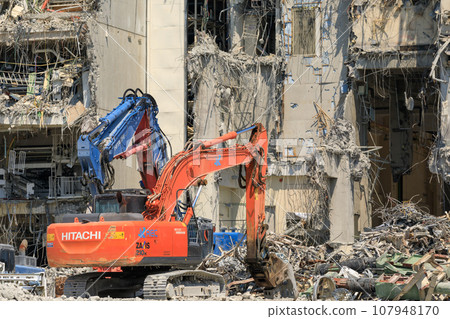 鋼筋混凝土建築拆除現場場景 107948170