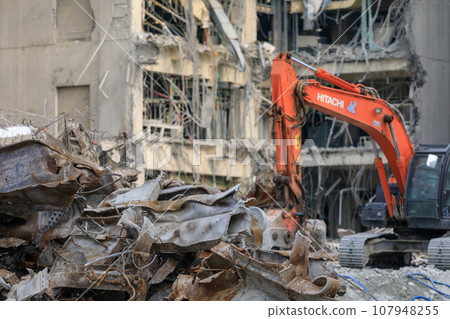 鋼筋混凝土建築拆除工地現場 鋼筋混凝土建築拆除工地現場 107948255