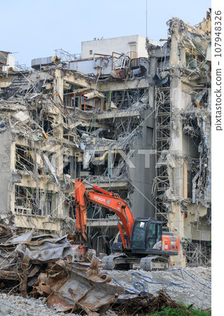 鋼筋混凝土建築拆除現場場景 107948326