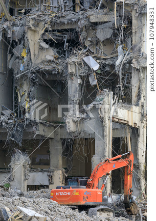 鋼筋混凝土建築拆除現場場景 107948331