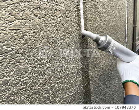 Additional sealing applied to the joints between the plates of ALC construction Additional sealing applied to the joints between the plates of ALC construction 107948370