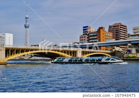 東京灣水上巴士和東京晴空塔 107948475