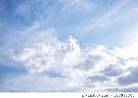 秋天的天空藍天天空素材[東京] 107952703