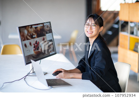 設計師/工程師 107952934