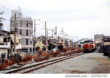 2002年：由於客運線路建設，雅古薩號誌站結束其作用。 107955733