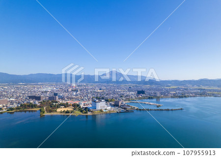 無人機攝影 | 長濱市琵琶湖畔的長濱城和伊吹山的空拍 | 滋賀縣長濱市 107955913