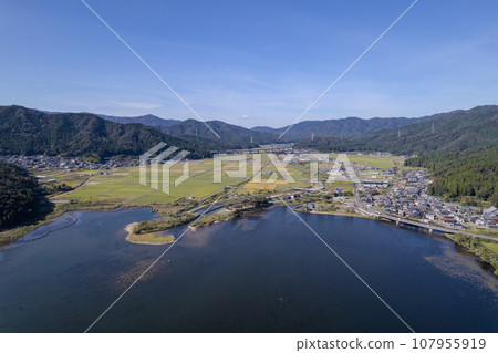 無人機攝影 | 空中拍攝清爽的藍天和琵琶湖以北的鹽津浜綠地公園 | 田園風光 | 滋賀縣長濱市 無人機攝影 | 空中拍攝清爽的藍天和琵琶湖以北的鹽津浜綠地公園 | 田園風光 | 滋賀縣長濱市 107955919