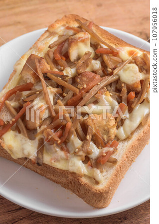 Chicken and Kinpira Burdock Toast Chicken and Kinpira Burdock Toast 107956018