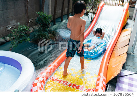 水池 兒童 孩子 107956504