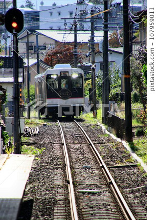 The railway that supports the movement of the region goes to the inner parlor [Iizaka Onsen] of the prefectural capital "Fukushima City"...Fukushima Kotsu/Iizaka Line 107959011