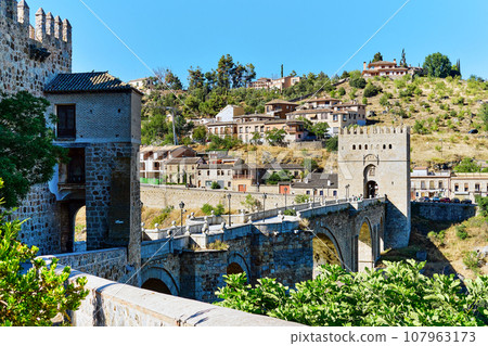 Castle of Toledo city. Castile and Leon. Spain Castle of Toledo city. Castile and Leon. Spain 107963173