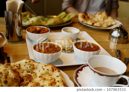 Enjoy the taste of authentic curry 107963531