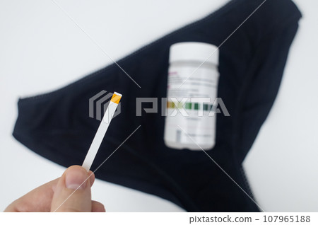 Bacterial Vaginosis. Vaginal pH. Diagnostic. Scale by which you can measure whether acidity normal or not. Normal acidity level shown in colors and must be compared with standard. Laboratory and home 107965188