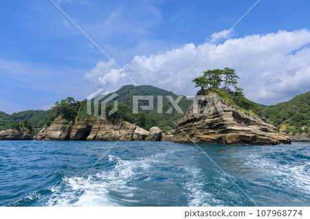 Shizuoka Nishiizu_Spectacular scenery of Dogashima cruise 107968774