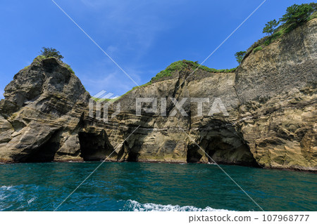 Shizuoka Nishiizu_Spectacular scenery of Dogashima cruise 107968777