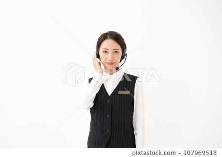 穿制服的女性經營者 107969518