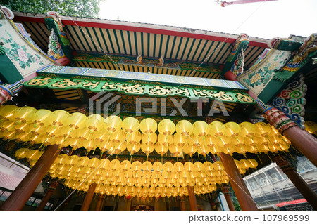 Thai Hong Kong Shrine in Bangkok 107969599