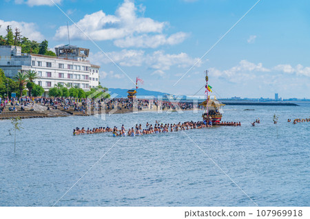Mitani Festival, Dashi floats crossing the sea under the sea (Gamagori City, Aichi Prefecture) 107969918
