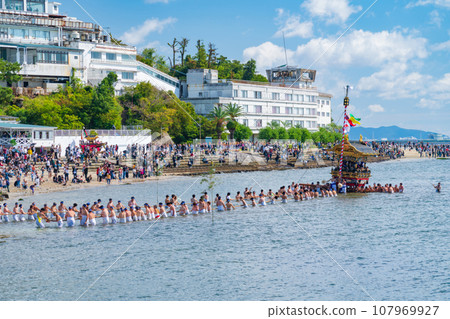Mitani Festival, Dashi floats crossing the sea under the sea (Gamagori City, Aichi Prefecture) Mitani Festival, Dashi floats crossing the sea under the sea (Gamagori City, Aichi Prefecture) 107969927