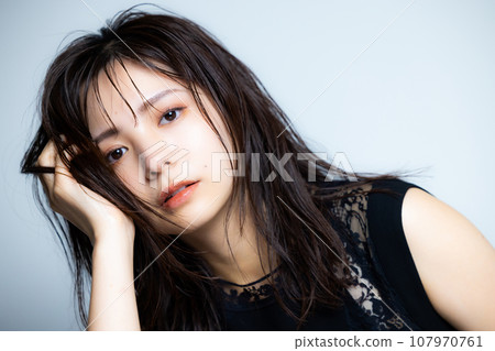 Black sleeveless woman Black sleeveless woman 107970761