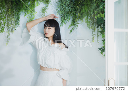 long hair woman long hair woman 107970772