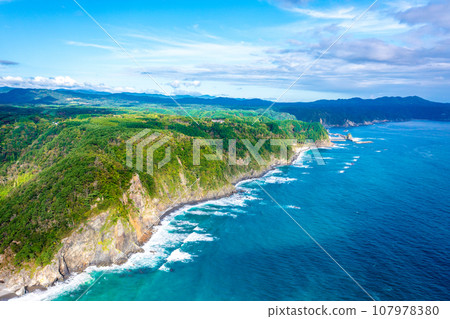 Spider's Nest Cliff (Tanohata Village, Iwate Prefecture) Spider's Nest Cliff (Tanohata Village, Iwate Prefecture) 107978380