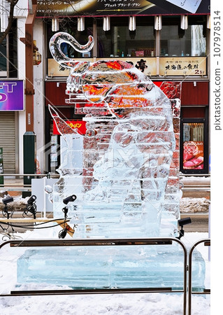 札幌冰雪節薄野會場的冰雕 札幌冰雪節薄野會場的冰雕 107978514