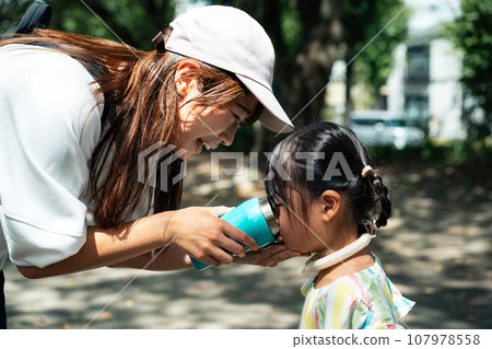 parenthood, parent and child, child 107978558